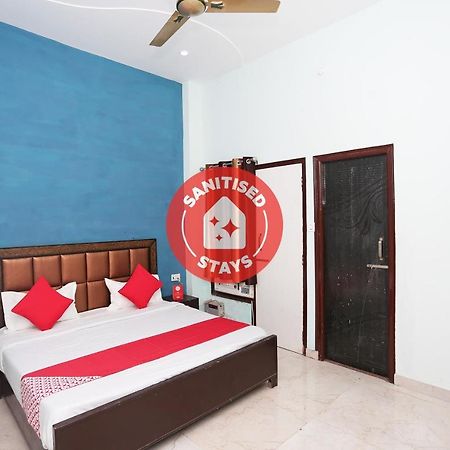 Oyo 29517 Hotel Barsana Palace Chhata Ngoại thất bức ảnh