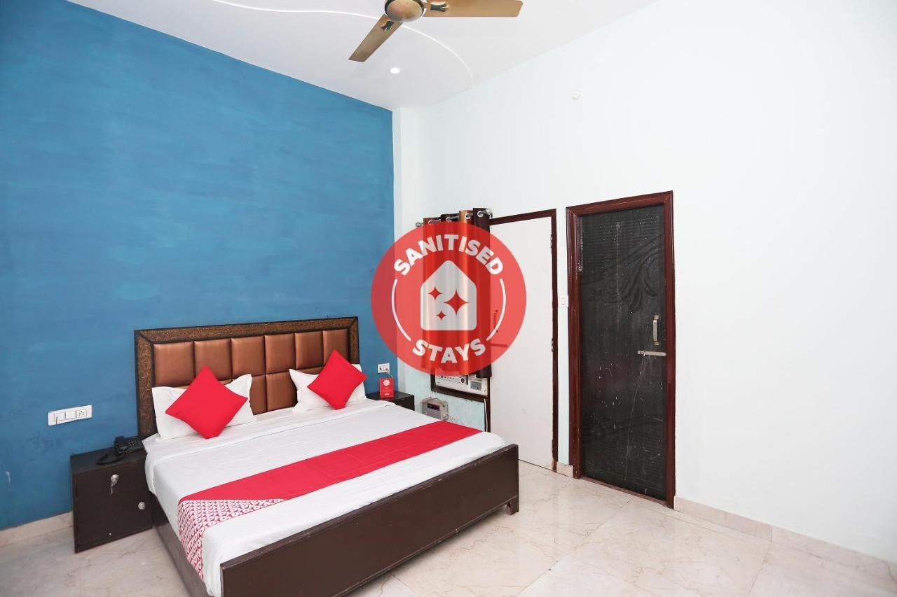 Oyo 29517 Hotel Barsana Palace Chhata Ngoại thất bức ảnh