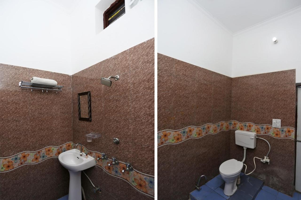 Oyo 29517 Hotel Barsana Palace Chhata Ngoại thất bức ảnh