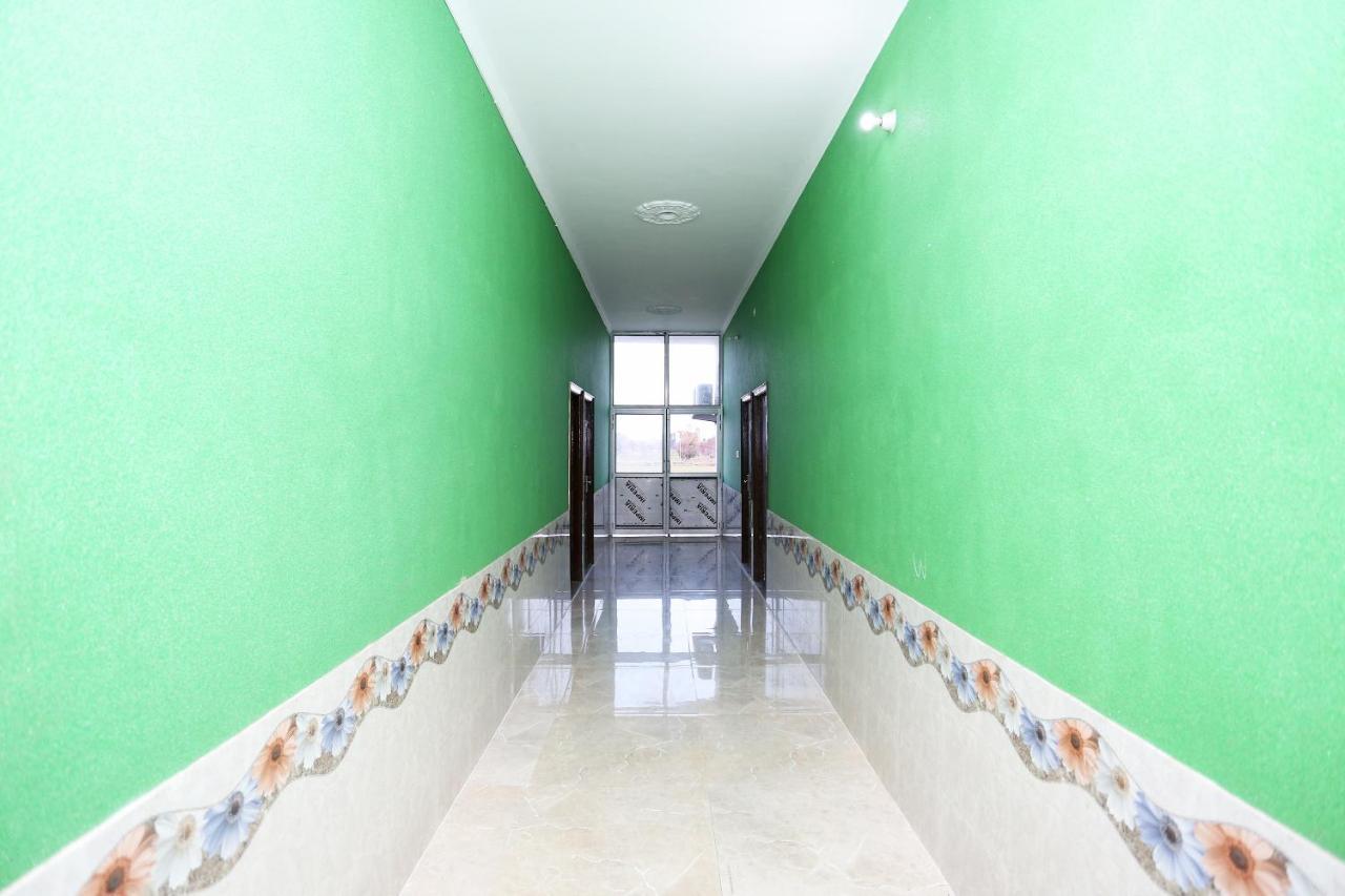 Oyo 29517 Hotel Barsana Palace Chhata Ngoại thất bức ảnh