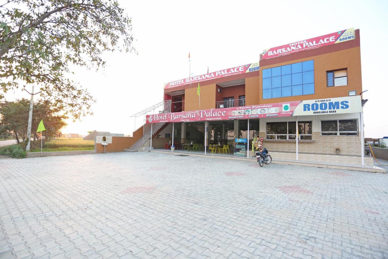 Oyo 29517 Hotel Barsana Palace Chhata Ngoại thất bức ảnh