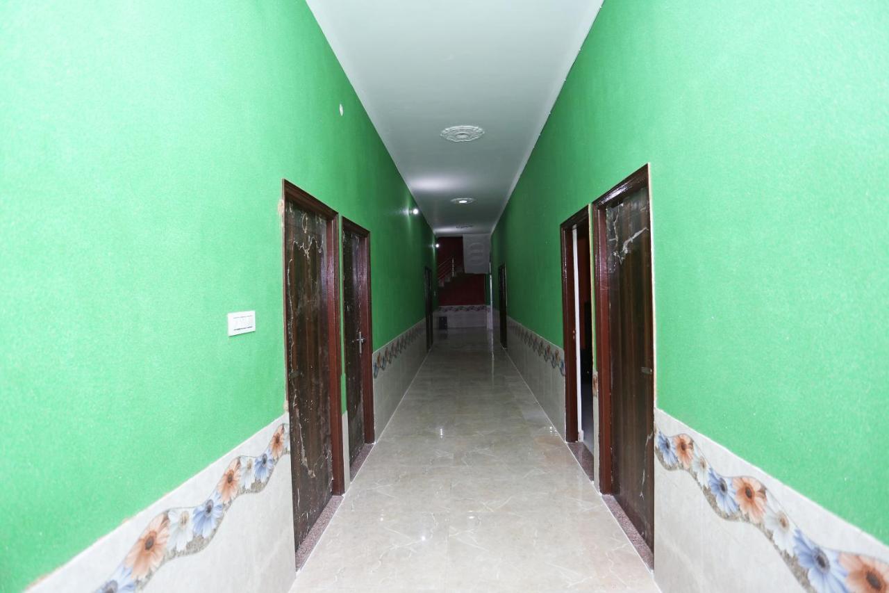 Oyo 29517 Hotel Barsana Palace Chhata Ngoại thất bức ảnh